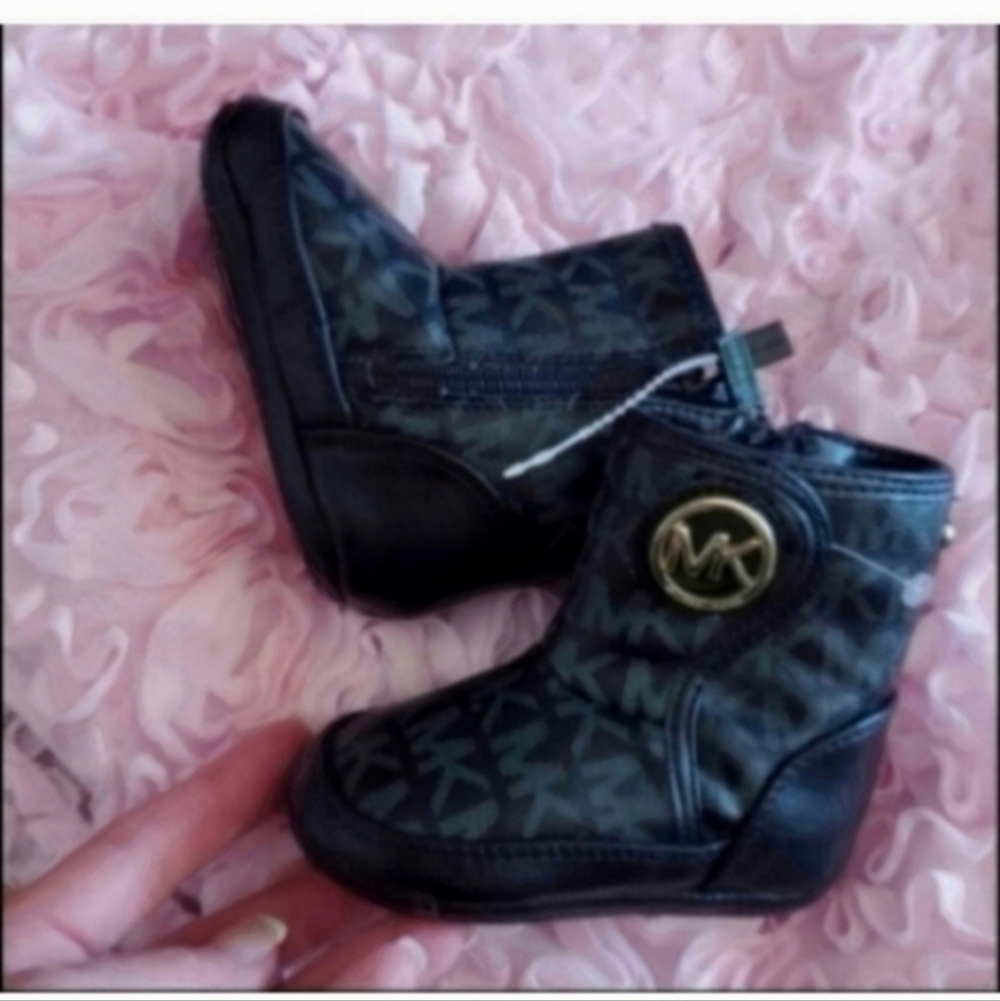 Michael Kors Baby Boots